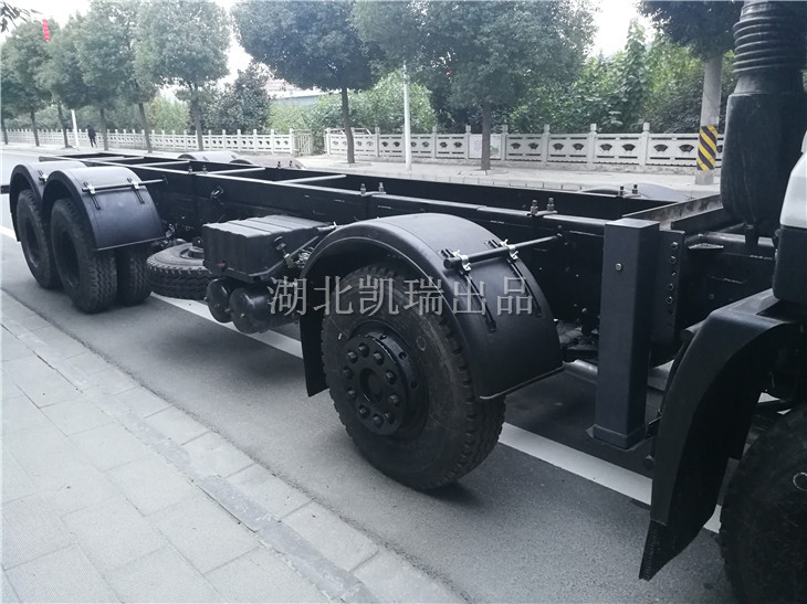 檢衡車底盤整體圖 檢衡車底盤整體圖